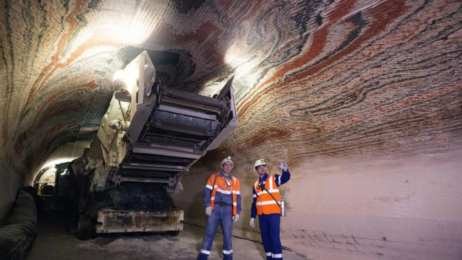 Калийный рудник еврохим. Калийные соли добыча в мире. Калийные удобрения уралкалий. Месторождения калийных солей в россии на карте. Верхнекамское месторождение калийных солей соликамск.